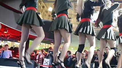 לזכר החצוף המפורסם יש לסביות בפה ובתחת סרטי פורנו לצפיה בחינם