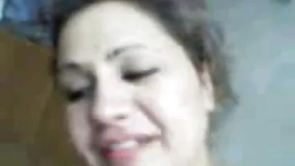 השדיים היפים של הפרגיות התרוממו מסדרה של אורגזמות. צפיה ישירה פורנו