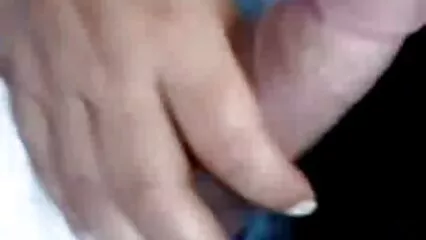 גבר שחור מזיין אסייתי סרטים לצפייה ישירה פורנו עם זין שחור כמו פחם.