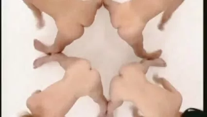 עבור דגדגן רטוב, סרטי פורנו לצפייה חינם היא נוגעת בעצמה מול בעלה.