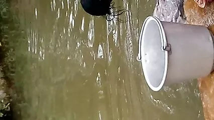 השובב שחור השיער מזדיין עם שחורים הויאסטיים סקס לצפייה חינם על המיטה.
