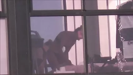 אסייתית רזה קטנה ליטפה את הכוס השעיר שלה והתמסרה לעצמה. סרטים ארוטיים לצפייה ישירה בחינם