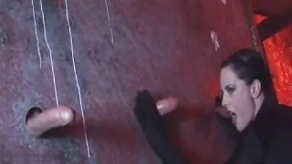 אחרי סרט פורנו, שחצן מזיין סרט חזה. סקס צפיה ישירה