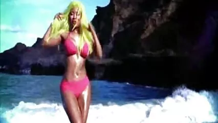 אישה יפה מוצצת את איבר צפיה בסרטי סקס חינם מינו הדק של אהובה.