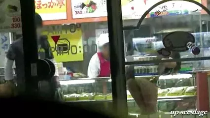 האיש לא הסתיר את רצונו וניסה סרטי סקס צפיה ישירה את אשתו בתחת.