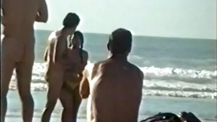 גבר שרירי מזיין נקבה גונחת עם סרטי פורנו לצפיה בחינם דמות יפה.