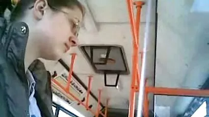 הילדה באדום ביקשה להכניס סקס לצפייה חינם אליה חבר.