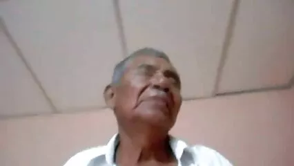 החמודה חסרת הסבלנות מצצה את הזין של הבחור צפייה ישירה בסרטי סקס עמוקות.
