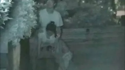 פיפוצ'קה שמה את האצבע בתחת בחדר הוורוד. סרטי סקס לצפיה חינם