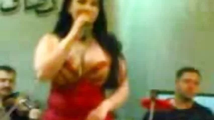 יופי צעיר דפוק בחור מתולתל. סרטי סקס לצפיה חינם